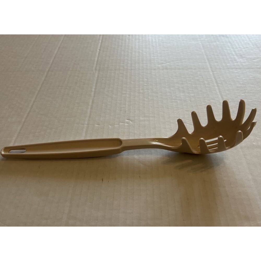 Ekco Vintage Almond 11" Plastic Spaghetti Pasta Serving Spoon Classic 1980s EUC